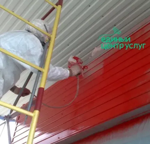 Покраска фасада внутри цеха