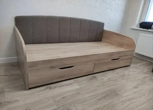 Собрали выдвижной диван